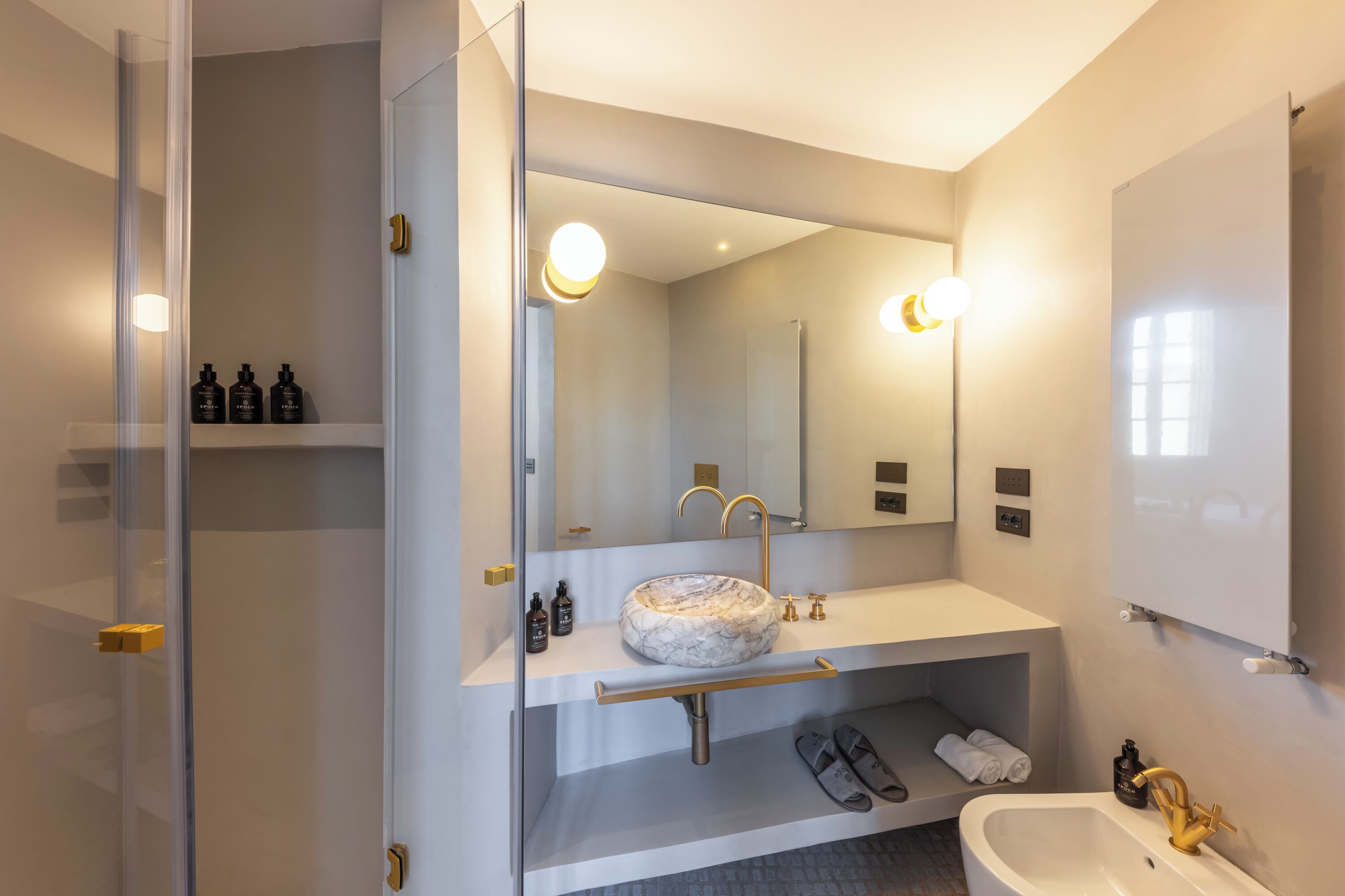 Signature Double Room, City View | Bathroom | Shower, hair dryer, slippers, towels