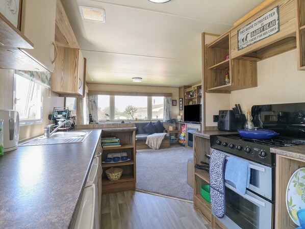 Cottage | Interior - Estuary View (Rochester)