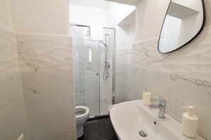Hair dryer, towels, soap, shampoo - IL GIRAMONDO (NOTO)