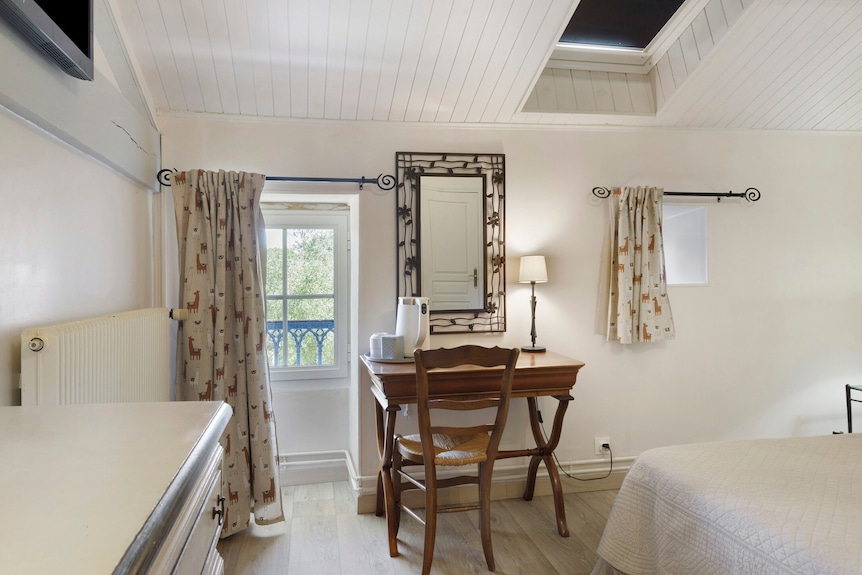 Maison D'hôtes « Chambres Et Gîtes La Biargerie » Avec Piscine, Jardin, Animaux Et Wi-fi Partagés - Charente