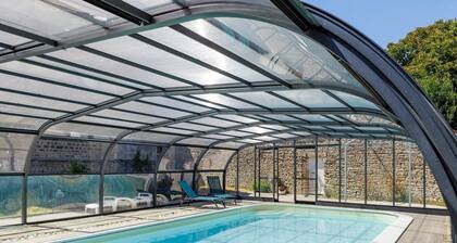 Holiday home 'Gîte des Amoureux' with shared pool, terrace and Wi-Fi