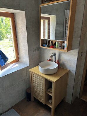 Bathroom - Vrbo Property (Garchy)