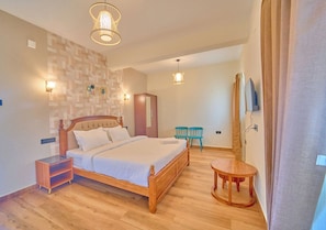 Classic Double Room - Ooty Mountain Bliss by VOYE HOMES (Ooty)