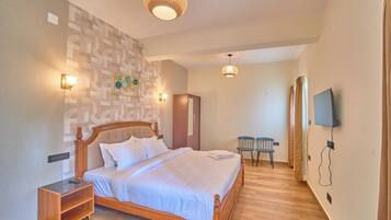 Studio Suite | Free WiFi