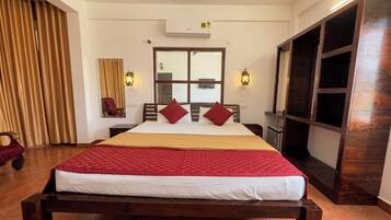 Standard Suite, Sea View | Free WiFi, bed sheets
