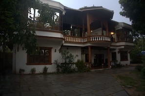 Ngoại thất