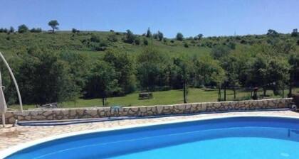 Bee Valley Guesthouse with private pool and garden