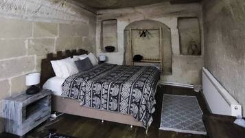 Room, 1 Bedroom, Patio | 1 bedroom