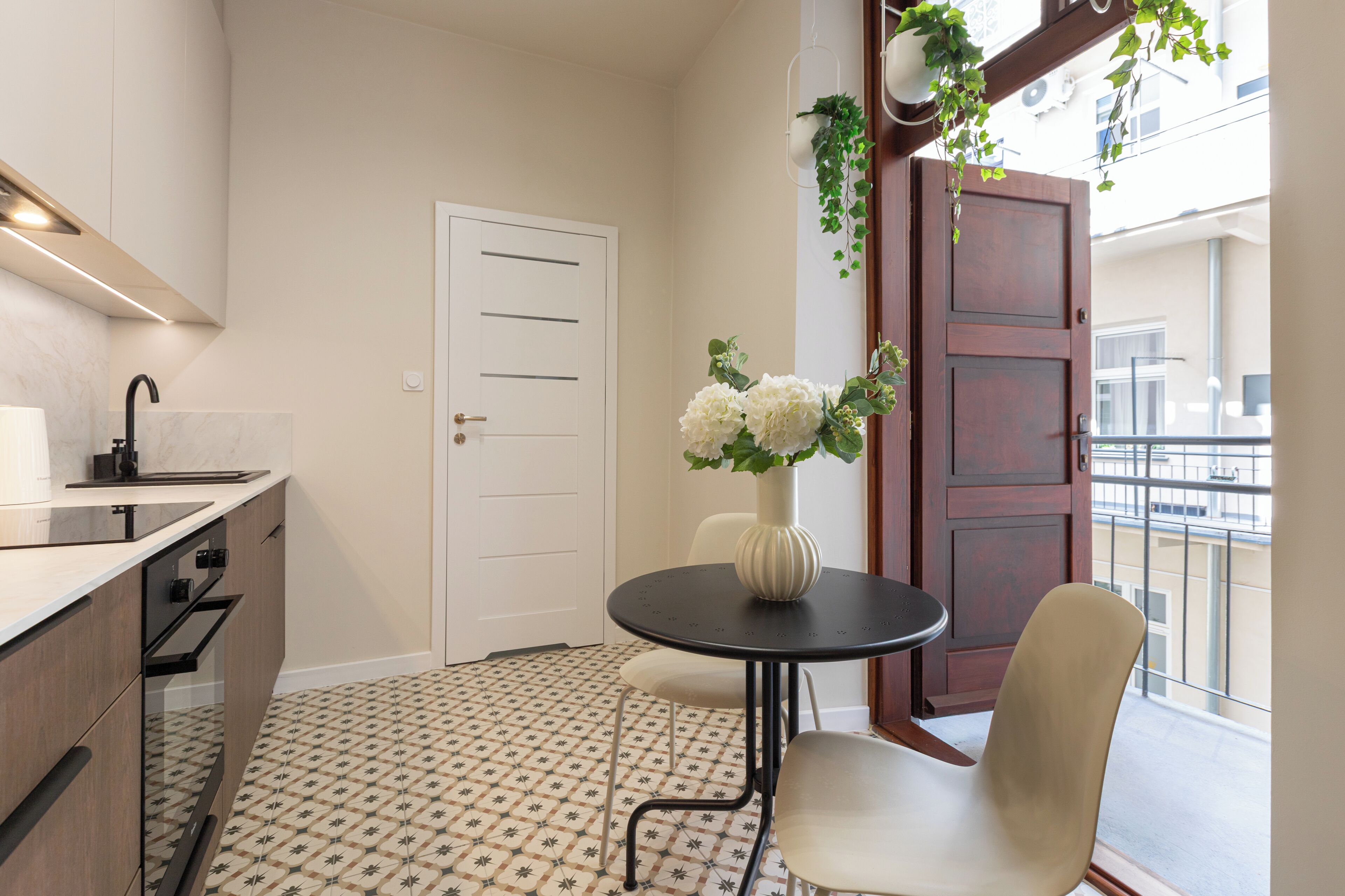 Apartment, Balcony | Private kitchenette | Coffee/tea maker, electric kettle, cookware/dishes/utensils