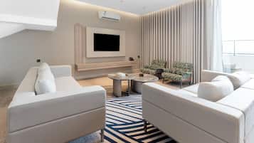 Luxury Villa, City View | Living area
