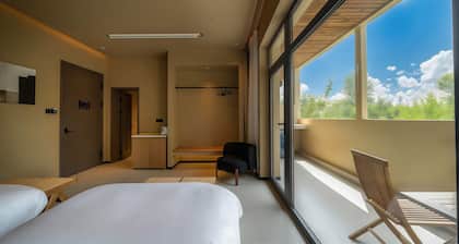 Qinxiang Pavilion Hotel