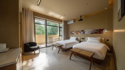 Qinxiang Pavilion Hotel