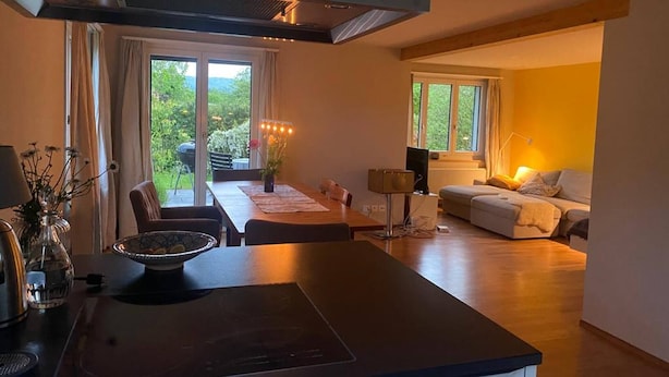 Hus, 3 soverom, terrasse, hageutsikt | Oppholdsrom