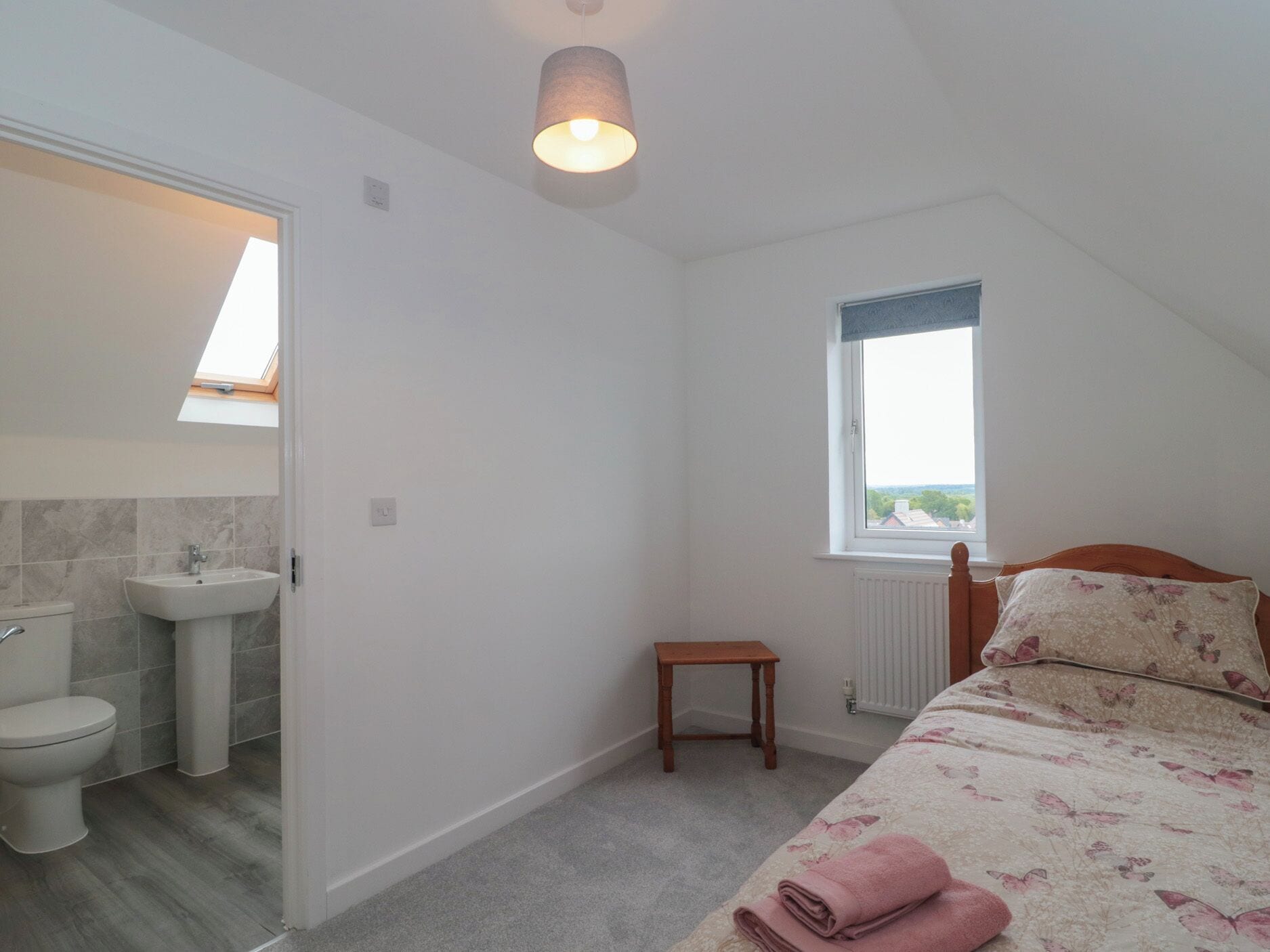 4 bedrooms, WiFi (free), individually decorated, individually furnished