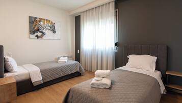In-room safe, soundproofing, iron/ironing board, free WiFi