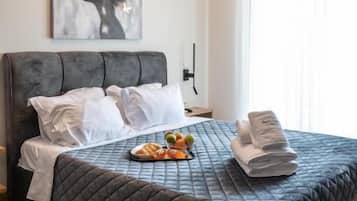 Premium Apartment, 3 Bedrooms, Park View | In-room safe, soundproofing, iron/ironing board, free WiFi