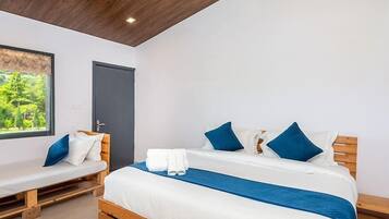 Hill View Premium Room | Free WiFi