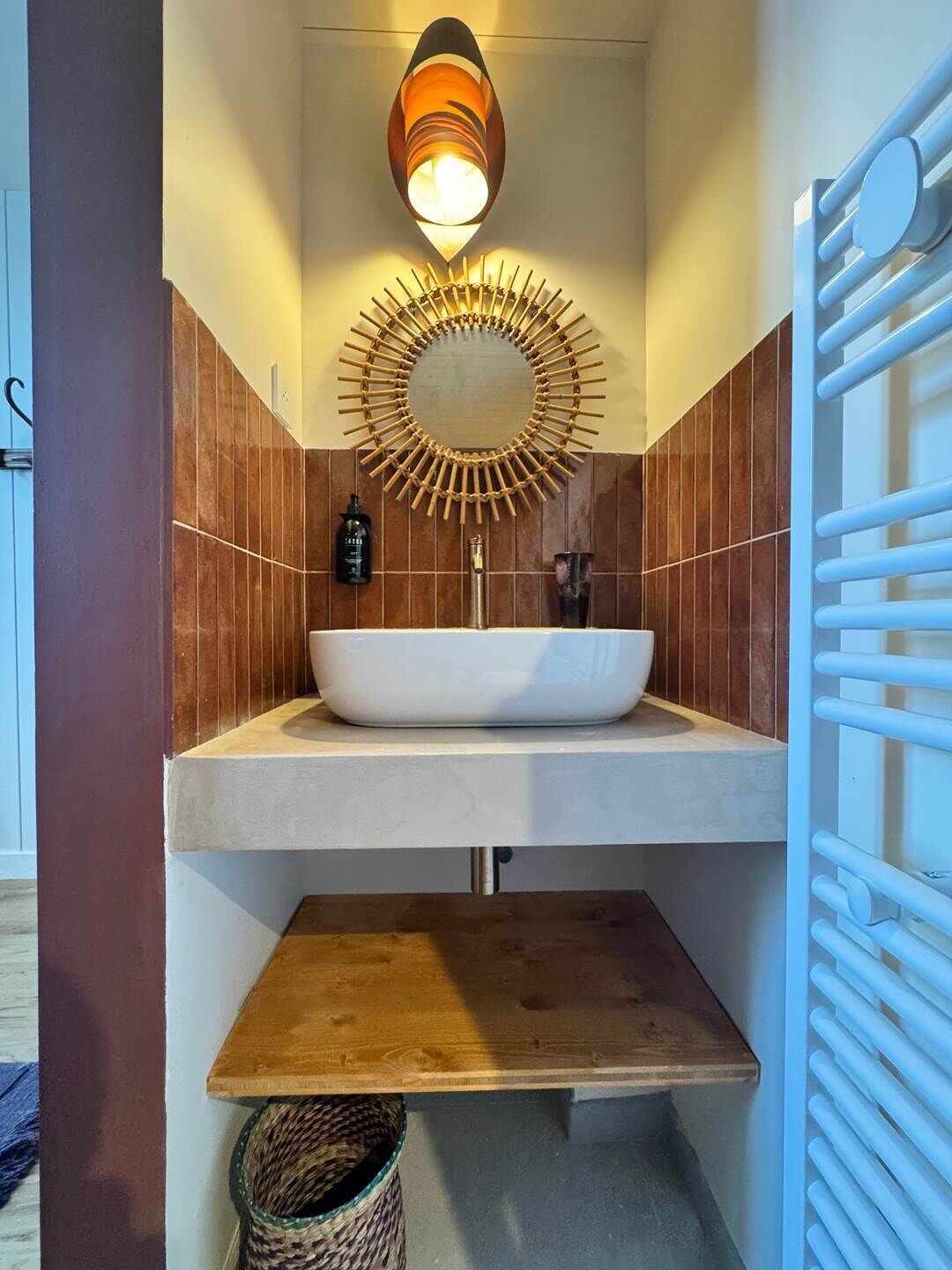 Hair dryer, towels