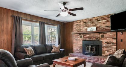 70AcreMFarmst: Secluded, 70 Acres, Wifi, Games, Pond