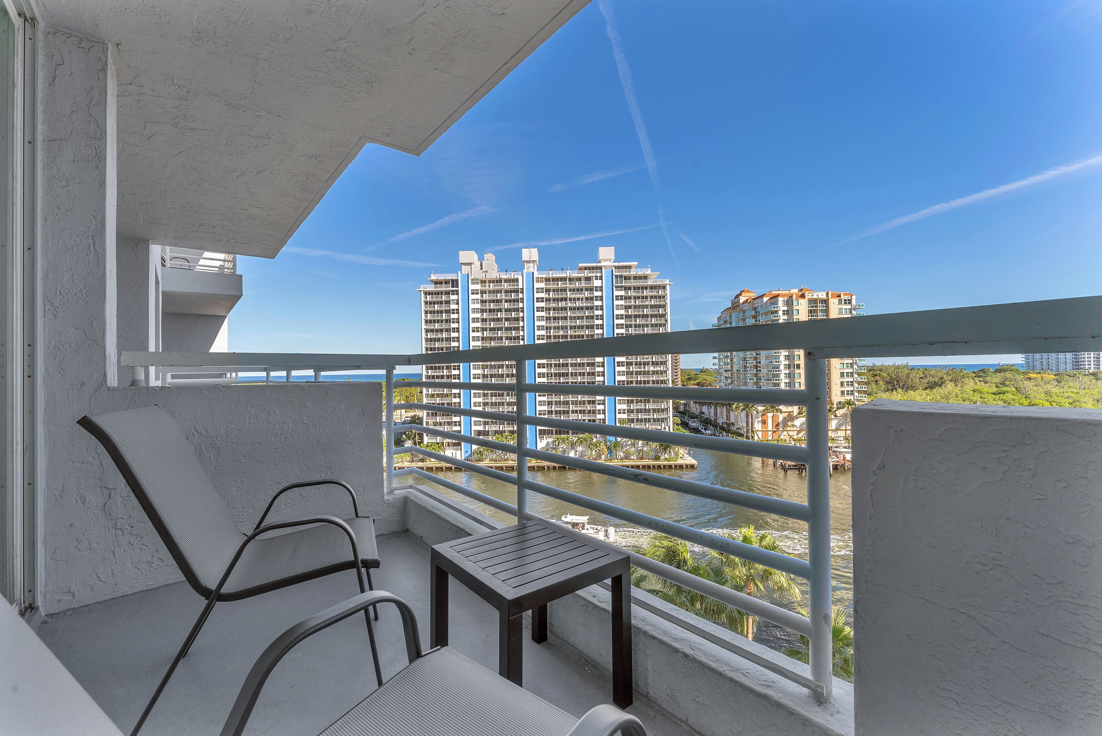 Classic Condo, Balcony, Ocean View | Property grounds