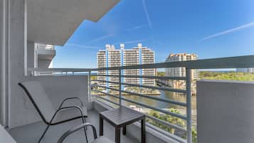 Classic Condo, Balcony, Ocean View | Property grounds