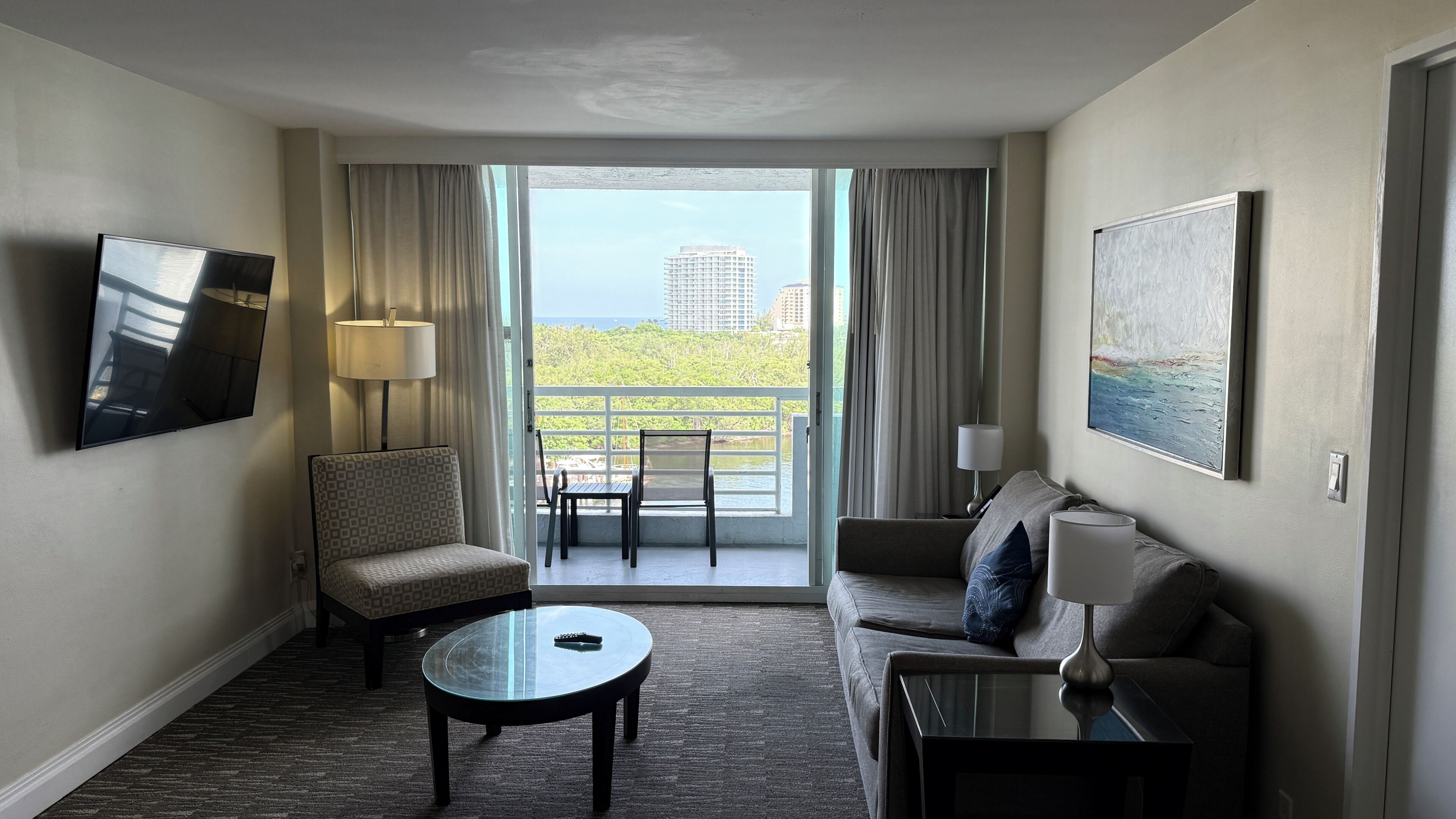 Classic Condo, Balcony, Ocean View | Living area