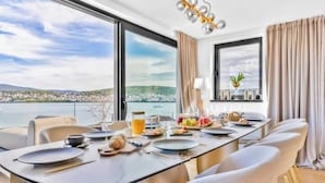 Dining - Villa Magic Sea (Okrug Gornji)