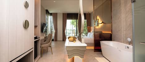 Premium Room, Balcony, River View | Bathroom | Separate bathtub and shower, free toiletries, hair dryer, bathrobes