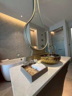 Deluxe Room, Pool View | Bathroom | Hair dryer, slippers, towels, soap - The Rachata Ayothaya (Chang Wat Phra Nakhon Si Ayutthaya)