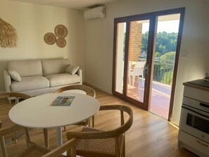 Apartemen, balkon, pemandangan gunung | Area keluarga