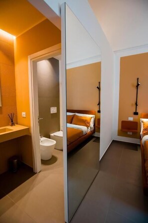 Badezimmer | Haartrockner, Handtücher