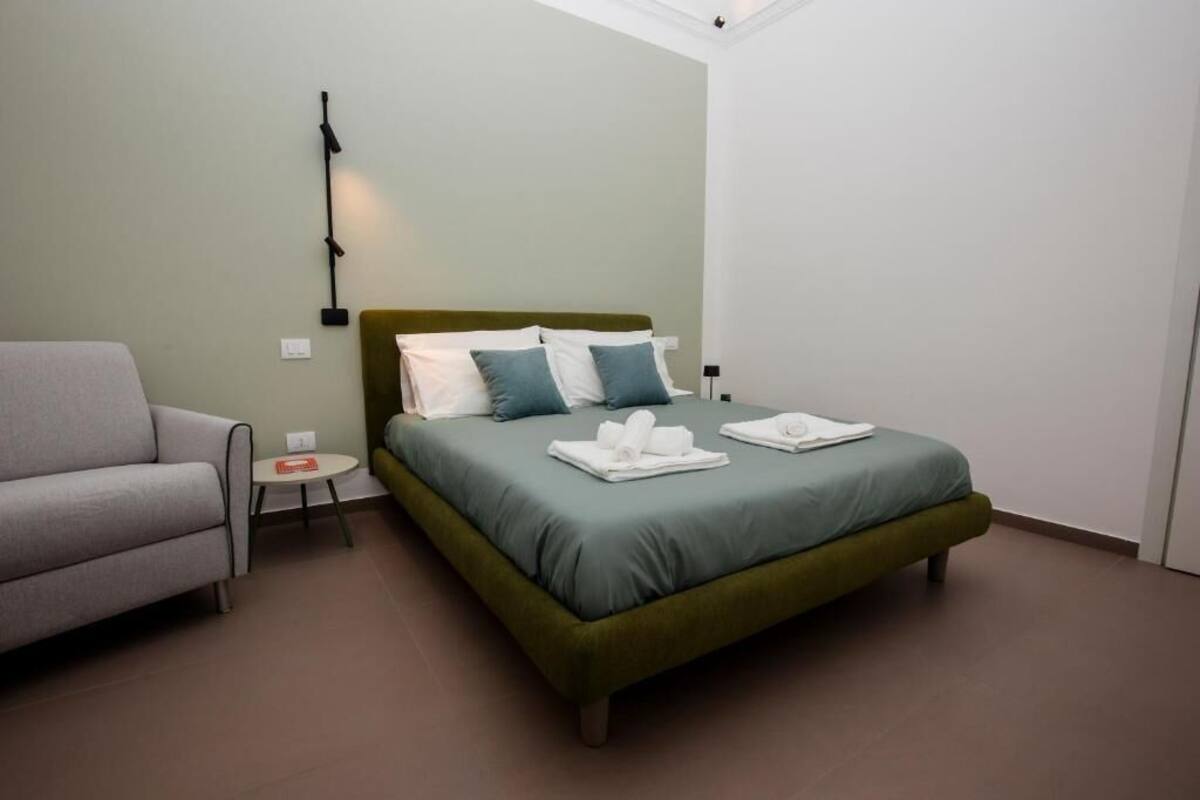 Comfort Suite, Courtyard View | Desk, blackout drapes, soundproofing, iron/ironing board (on request)