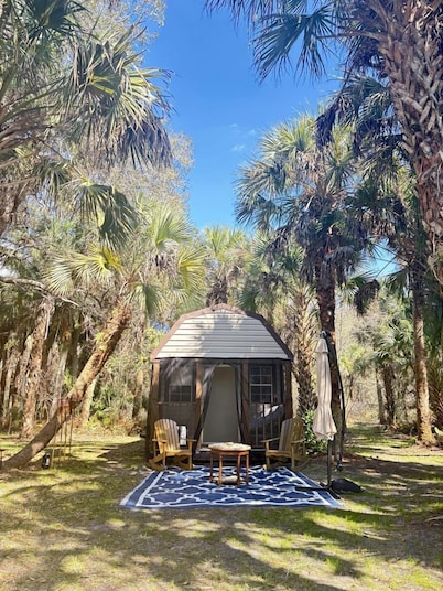 Secluded Off-the-Grid Cabin with Tropical Land Near Cocoa, Florida