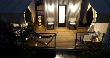 Serene Glampominium Escape with Outdoor & Indoor Showers in Cottonwood Shores, Texas