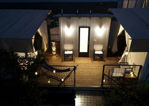 Serene Glampominium Escape with Outdoor & Indoor Showers in Cottonwood Shores, Texas