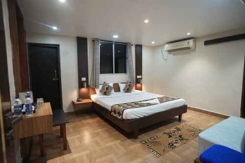 Hotel Sapphire Inn