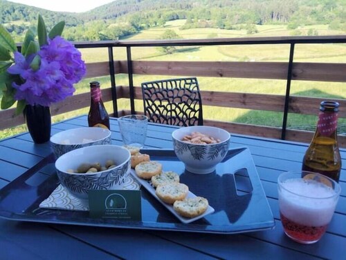 Suite with a panoramic terrace, 10 minutes from Autun, in the heart of Morvan Park