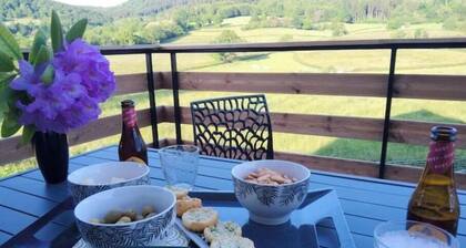 Suite with a panoramic terrace, 10 minutes from Autun, in the heart of Morvan Park