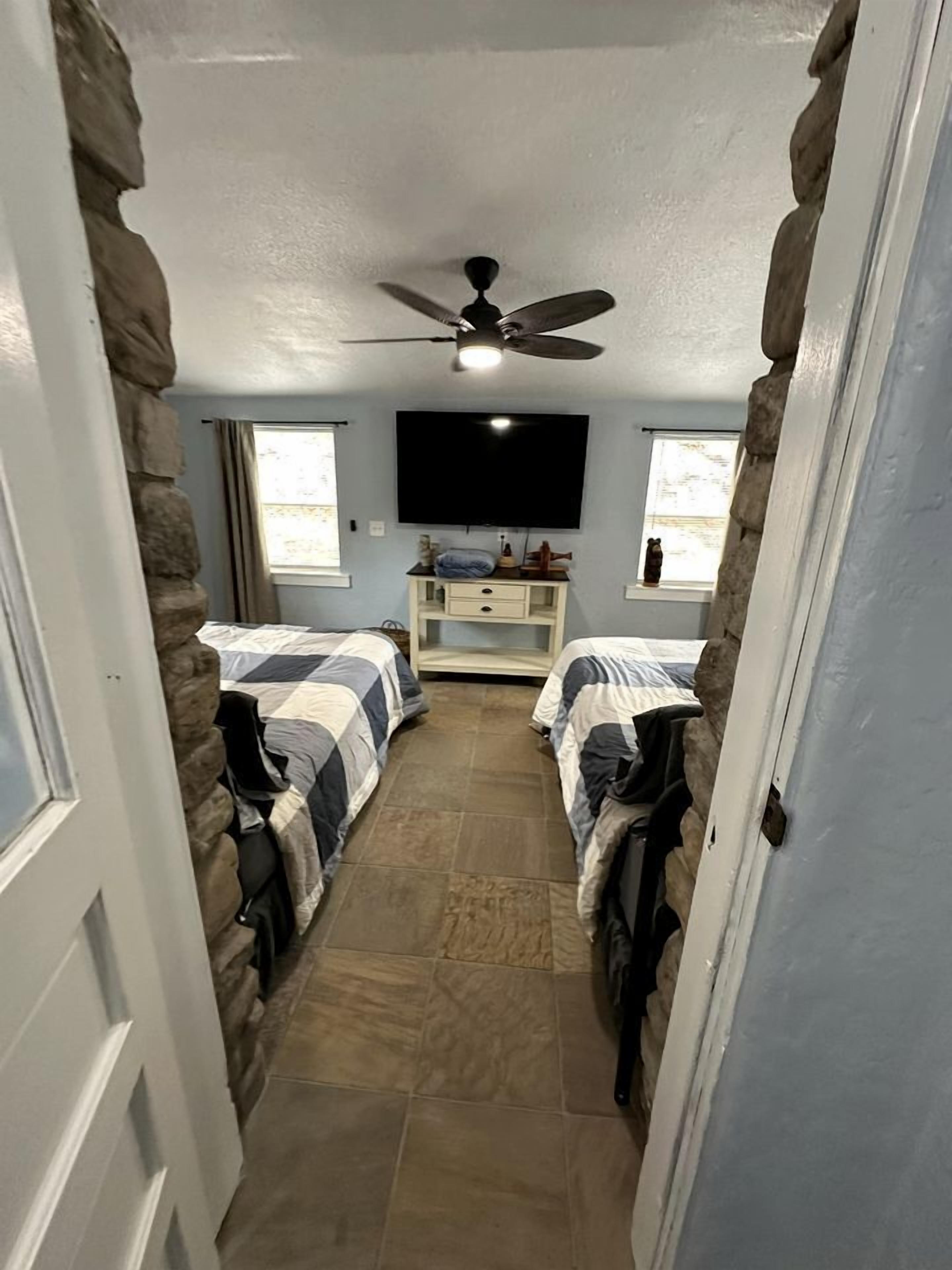3 bedrooms, WiFi, bed sheets