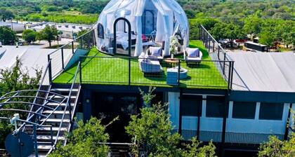 Dreamy Glass Dome Escape Under the Stars in Cottonwood Shores, Texas