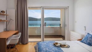 7 bedrooms, iron/ironing board, WiFi, bed sheets - Villa Georgina (Šibenik - Zablaće)