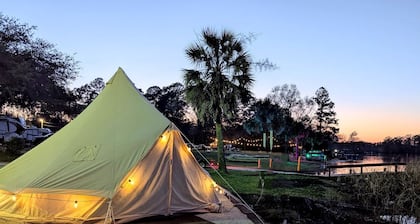 Lakeside Glamping Tent with Kayaks & Spacious Deck in Eutaw Springs, South Carolina
