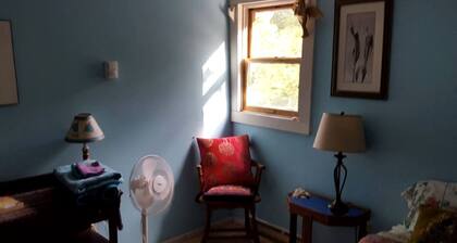 Romantic Weekend Retreat in the Quiet Town of Cummington, Massachusetts