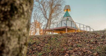 Serene Teepee Escape with Soulful Ambiance in Salt Lick, Kentucky