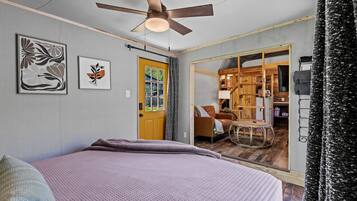 1 habitación y ropa de cama