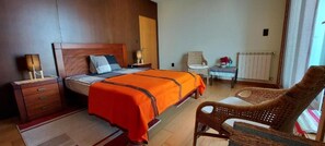 Blackout drapes, soundproofing, iron/ironing board, free WiFi - Casa do Mar (COSTA NOVA)