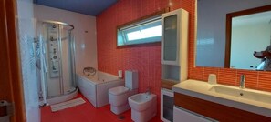 Free toiletries, hair dryer, towels, soap - Casa do Mar (COSTA NOVA)