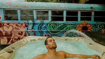 Outdoor spa tub