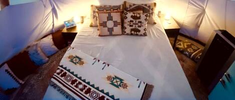 1 bedroom, desk, iron/ironing board, WiFi