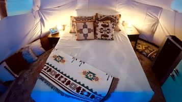 1 bedroom, desk, iron/ironing board, WiFi
